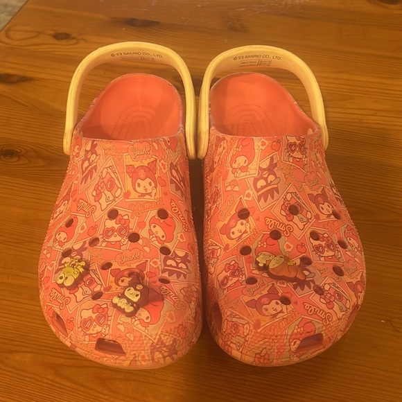 Women’s Crocs x Hello Kitty® Classic Clog - Pink Size M8 W10 - Picture 2 of 14